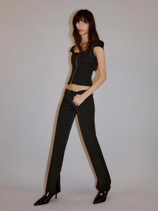 Zdjęcie produktu Bershka Spodnie O Kroju Slim Z Niskim Stanem Kobieta Biały / Czarny
