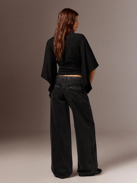Zdjęcie produktu Bershka Spodnie O Kroju Straight Z Ćwiekami I Zapiętkiem Kobieta Szary