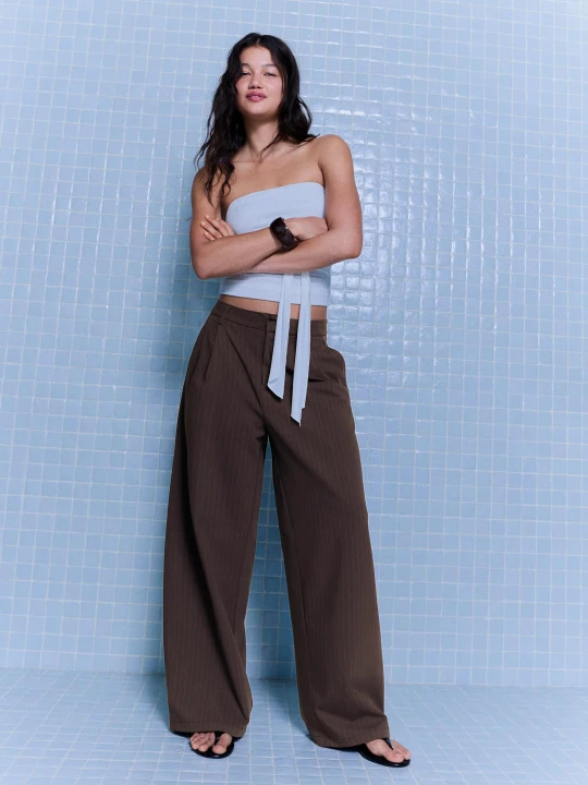 Zdjęcie produktu Bershka Spodnie Szerokie Z Dwuwarstwowej Tkaniny Kobieta Brązowy