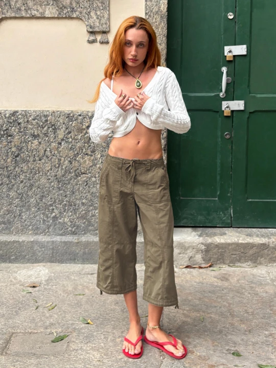 Zdjęcie produktu Bershka Spodnie Typu Capri Kobieta Khaki