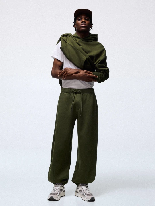 Zdjęcie produktu Bershka Spodnie Typu Jogger Mężczyzna Zielony