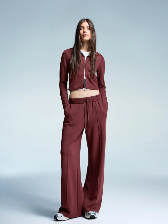 Zdjęcie produktu Bershka Spodnie Wide Leg Soft Touch Kobieta Bordowy