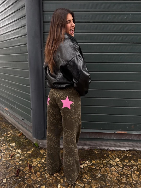 Zdjęcie produktu Bershka Spodnie Z Diagonalu O Kroju Straight Kobieta Brązowy