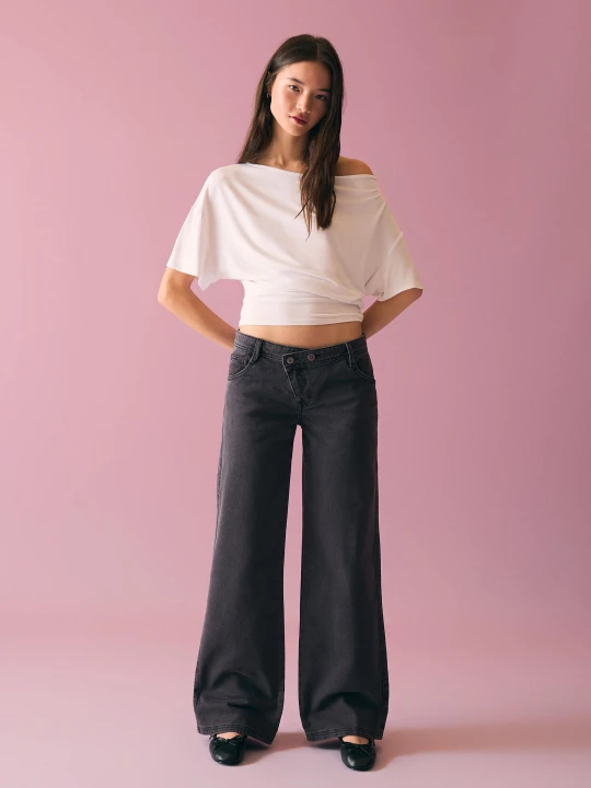Zdjęcie produktu Bershka Spodnie Z Diagonalu Z Haftem Kobieta Szary