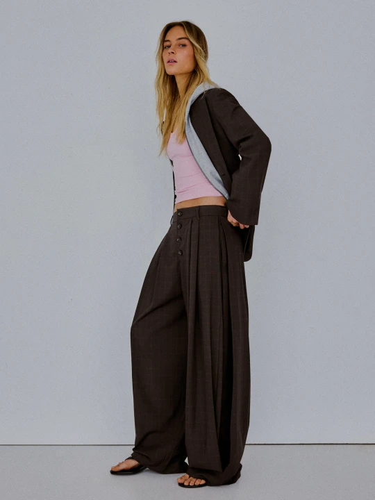Zdjęcie produktu Bershka Spodnie Z Zakładkami Z Boku Kobieta Brązowy
