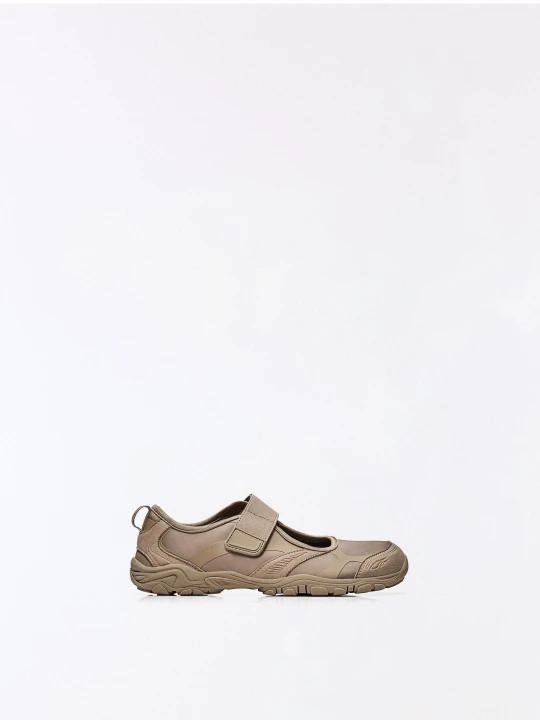 Zdjęcie produktu Bershka Sportowe Balerinki Barefoot Kobieta Szarobrązowy
