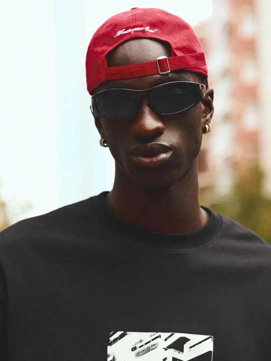 Zdjęcie produktu Bershka Sportowe Okulary Przeciwsłoneczne Mężczyzna Czarny