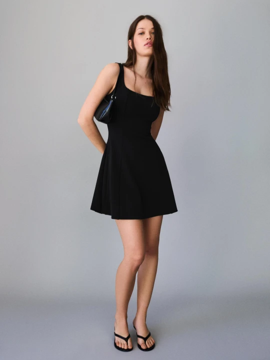 Zdjęcie produktu Bershka Sukienka O Rozkloszowanym Kroju Kobieta Czarny