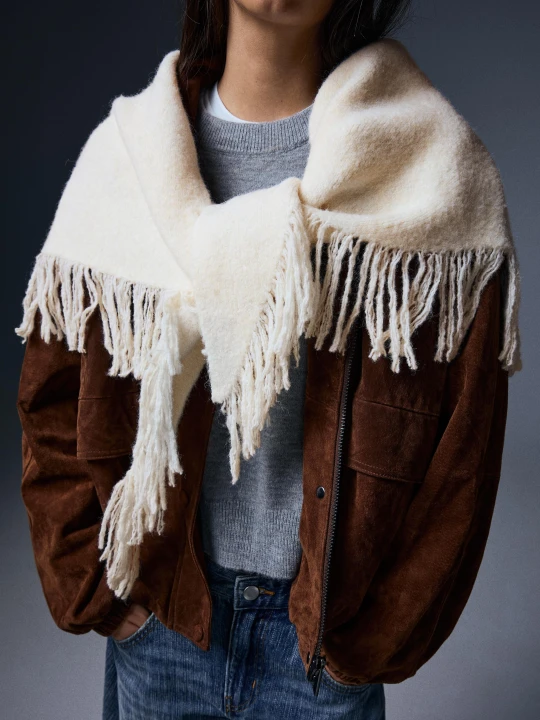 Zdjęcie produktu Bershka Szalik Trójkątny Z Frędzlami Kobieta Kremowy