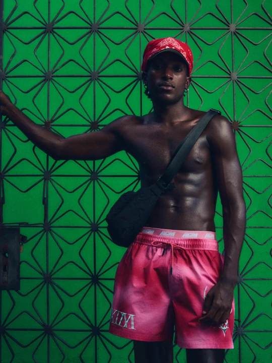 Zdjęcie produktu Bershka Szorty Kąpielowe Boxy Z Nadrukiem Mężczyzna Różowy