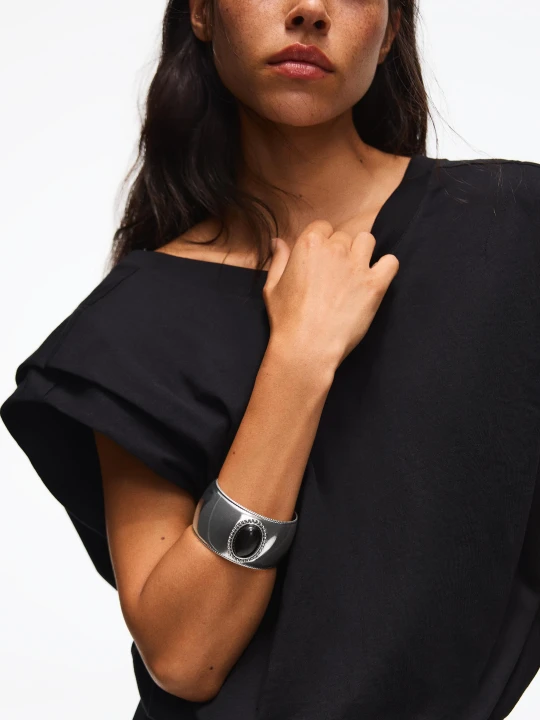 Zdjęcie produktu Bershka Sztywna Bransoletka Z Owalnym Kamieniem Kobieta Srebrny
