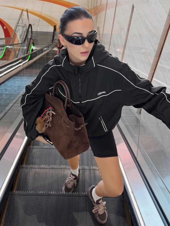 Zdjęcie produktu Bershka Techniczna Kurtka Z Kapturem Kobieta Czarny