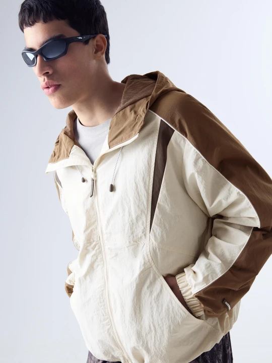 Zdjęcie produktu Bershka Techniczna Kurtka Z Kapturem Mężczyzna Brązowy