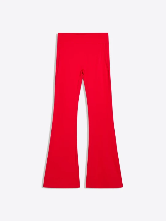 Zdjęcie produktu Bershka Spodnie O Kroju Flare Z Tkaniny Technicznej Oddychające & Szybkoschnące Kobieta Czerwony