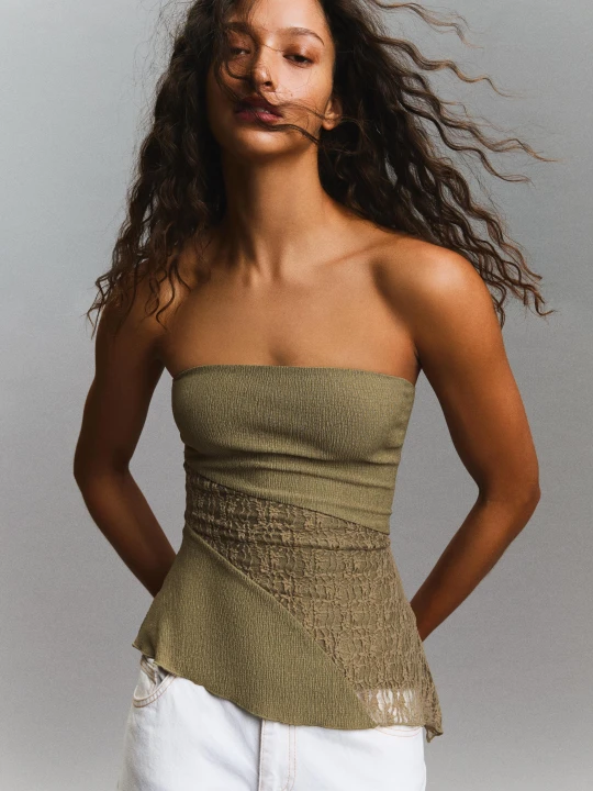 Zdjęcie produktu Bershka Top Bandeau Z Asymetryczną Koronką Kobieta Khaki