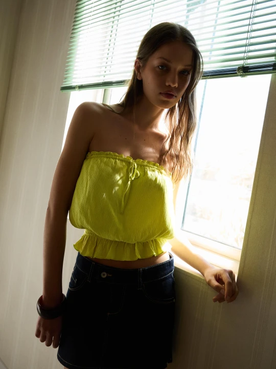 Zdjęcie produktu Bershka Top Bandeau Z Krepy Z Marszczeniem Kobieta Zielony