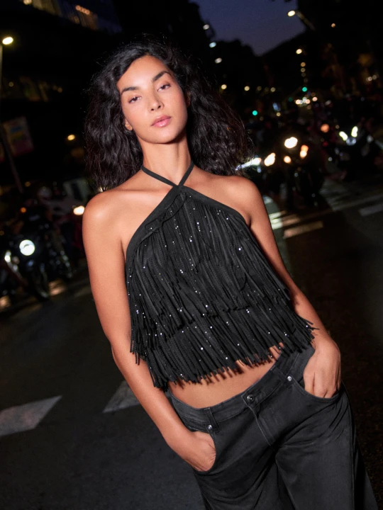Zdjęcie produktu Bershka Top Halter Z Frędzlami I Błyszczące Kobieta Czarny