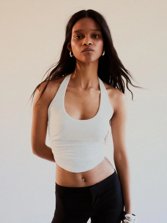 Zdjęcie produktu Bershka Top Halter Z Węzłem Z Tyłu Kobieta Biały Złamany