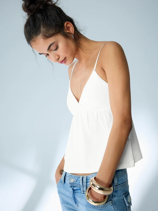 Zdjęcie produktu Bershka Top Na Ramiączkach Z Baskinką Kobieta Biały