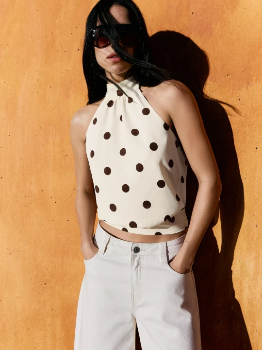 Zdjęcie produktu Bershka Top Z Dekoltem Halter Kobieta Beżowy