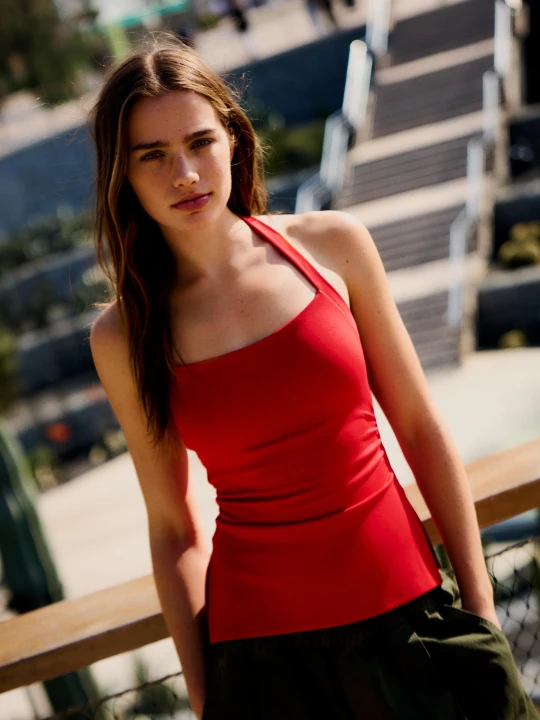 Zdjęcie produktu Bershka Top Z Dekoltem Halter Kobieta Czerwony