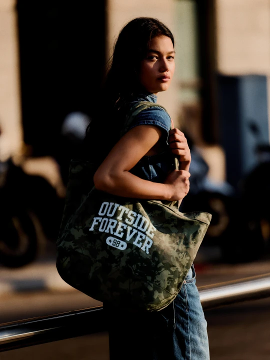 Zdjęcie produktu Bershka Torba Shopper Z Diagonalu Z Nadrukiem Kobieta Khaki