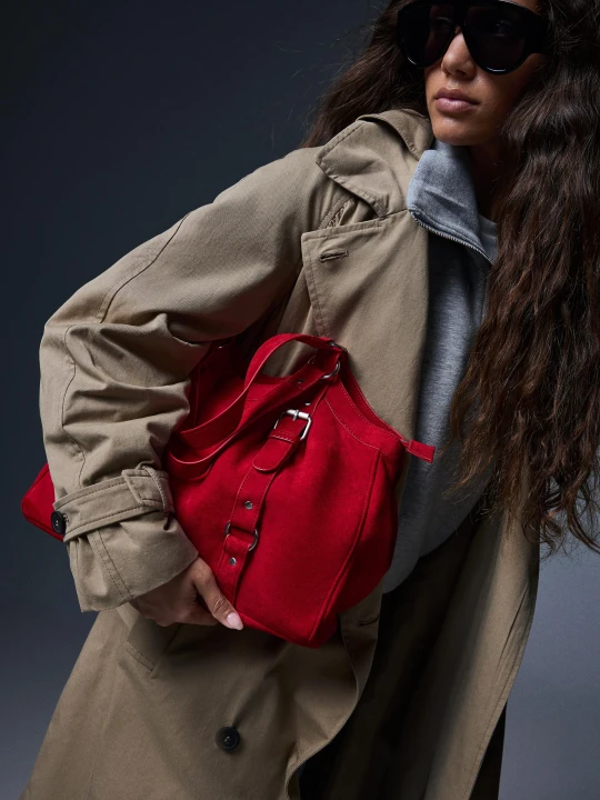 Zdjęcie produktu Bershka Torebka Z Klamrami O Efekcie Zamszu Kobieta Czerwony