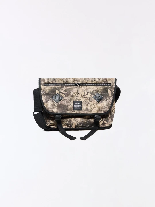 Zdjęcie produktu Bershka Torebka Z Nadrukiem W Liście Mężczyzna Khaki