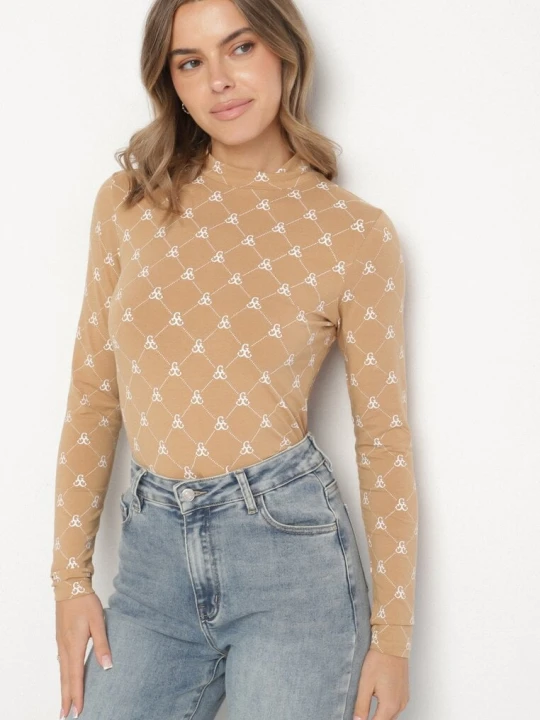 Zdjęcie produktu Beżowa Bawełniana Bluzka z Półgolfem Typu Longsleeve z Geometrycznym Wzorem Tilianna Glo-story