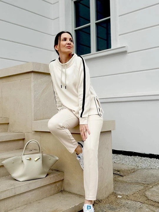 Zdjęcie produktu Beżowa bluza damska Henny Jersey z troczkami - Urban Lights Olsen