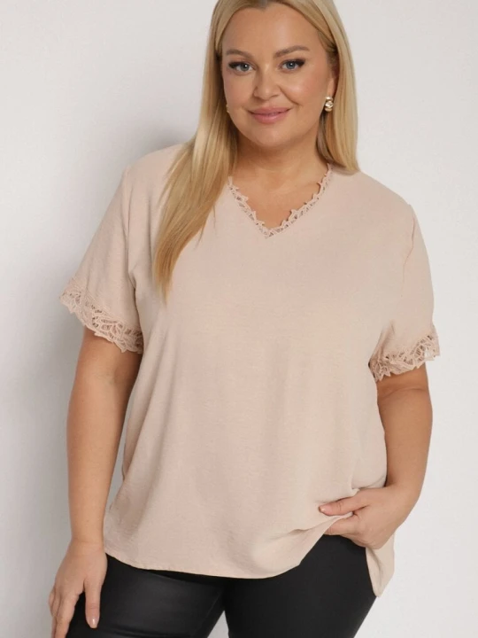 Zdjęcie produktu Beżowa Bluzka z Trójkątnym Dekoltem i Koronką Mallea Melya By Melody