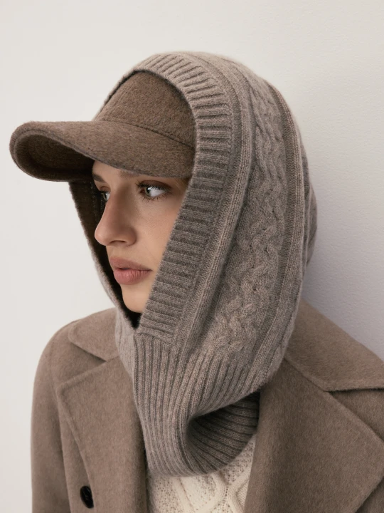 Zdjęcie produktu Beżowa kaszmirowa balaclava z warkoczowym splotem Taranko