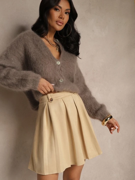 Zdjęcie produktu Beżowa Rozkloszowana Spódnica z Ekozamszu z Plisami w Stylu Preppy Sealia Sophyline
