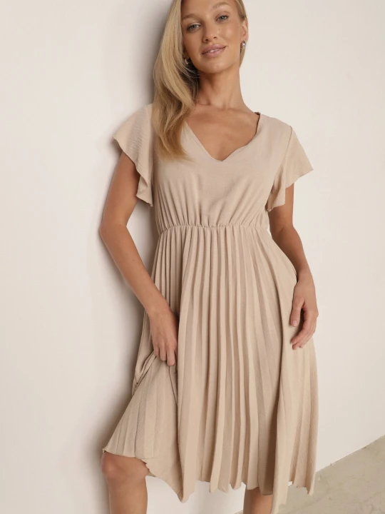 Zdjęcie produktu Beżowa Sukienka Plisowana o Rozkloszowanym Fasonie i Trójkątnym Dekolcie Rissara New Collection