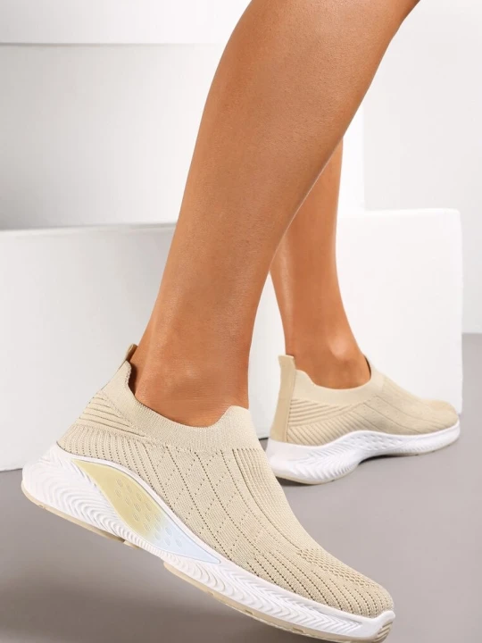 Zdjęcie produktu Beżowe Buty Sportowe na Tłoczonej Podeszwie z Elastyczną Cholewką Taiden