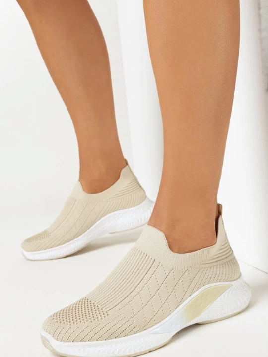 Zdjęcie produktu Beżowe Buty Sportowe z Elastyczną Cholewką i Ozdobną Podeszwą Pilly