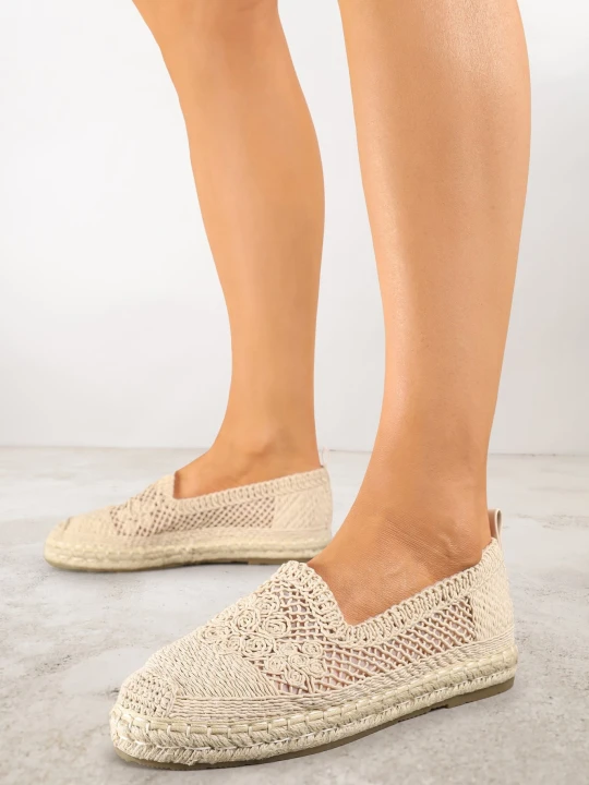 Zdjęcie produktu Beżowe Espadryle Vices na Plecionej Podeszwie Zdobione Szydełkowym Tłoczeniem Finselina