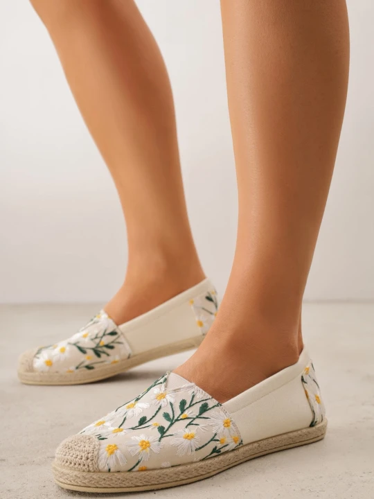Zdjęcie produktu Beżowe Espadryle z Plecionką i Kwiatowym Haftem Alenara Ballada