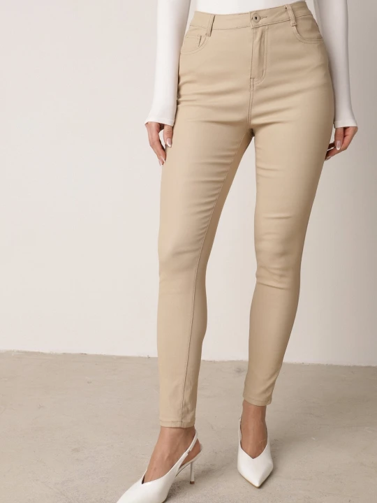 Zdjęcie produktu Beżowe Modelujące Spodnie Skinny z Kieszeniami Envoi Daysie