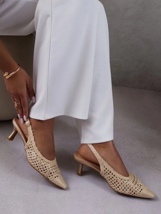 Zdjęcie produktu Beżowe Sandały na Szpilce Vices Slingback z Ażurową Cholewką Nilanira