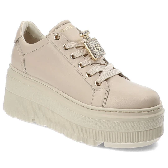 Zdjęcie produktu Beżowe Sneakersy Chebello Eleganckie Obuwie Damskie Z Broszką