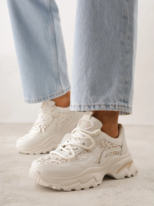Zdjęcie produktu Beżowe Sneakersy na Grubej Podeszwie z Koronkowymi Wstawkami i Cyrkoniami Sephialle Sport