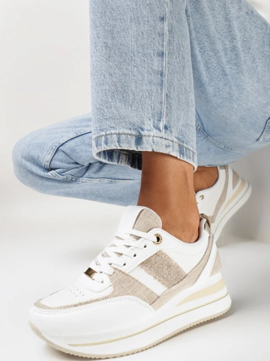 Zdjęcie produktu Beżowe Sneakersy na Grubej Podeszwie z Materiałowymi Wstawkami i Brokatem Omifa