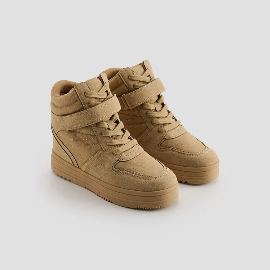 Zdjęcie produktu Beżowe sneakersy na koturnie House