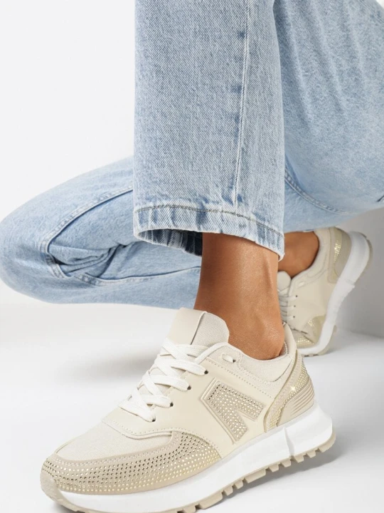 Zdjęcie produktu Beżowe Sneakersy na Płaskiej Podeszwie z Wycięciami i Cyrkoniami Leporia