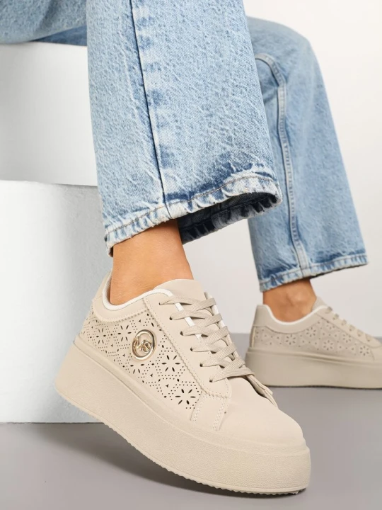 Zdjęcie produktu Beżowe Sneakersy na Platformie z Ażurowym Zdobieniem i Aplikacją Dalirnna MSMG