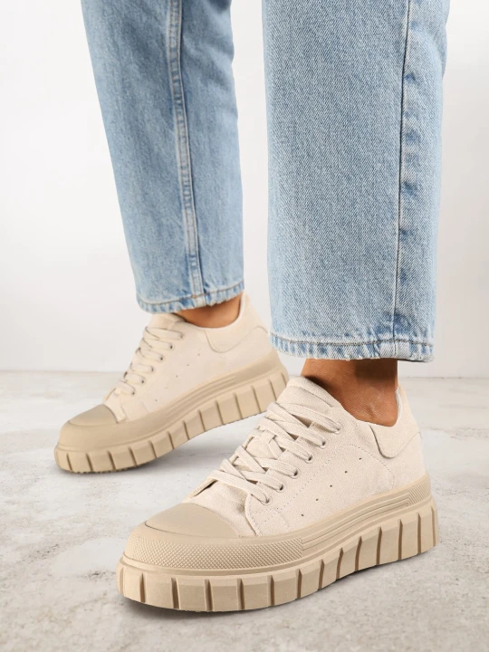 Zdjęcie produktu Beżowe Sneakersy Vices na Grubej Tłoczonej Podeszwie z Perforacją Lealita