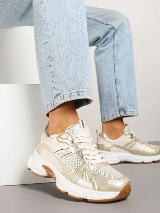 Zdjęcie produktu Beżowe Sneakersy w Streetwearowym Stylu z Siateczkowymi Zdobieniami Dorelline Fashion Belle