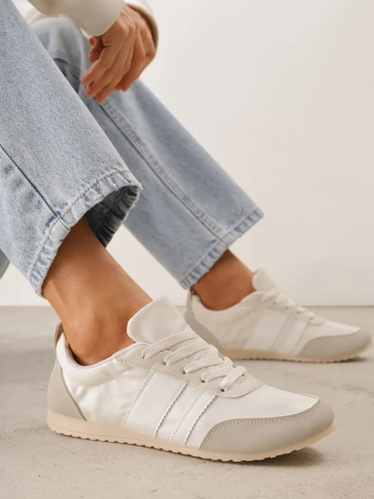 Zdjęcie produktu Beżowe Sneakersy w Stylu Klasycznych Tenisówek z Marszczeniem z Tyłu Aiglise Ideal