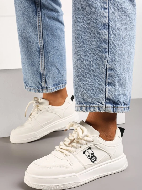Zdjęcie produktu Beżowe Sneakersy z Ekoskóry na Grubej Podeszwie z Naszywką i Sznurowaniem Irveta